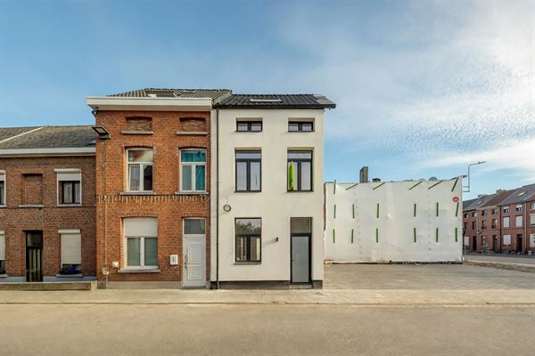 Gerenoveerde woning met 4 slaapkamers in Mechelen