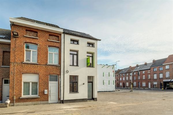 Gerenoveerde woning met 4 slaapkamers in Mechelen