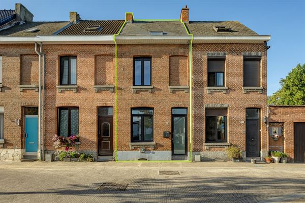 Gerenoveerde woning met drie slaapkamers en tuin