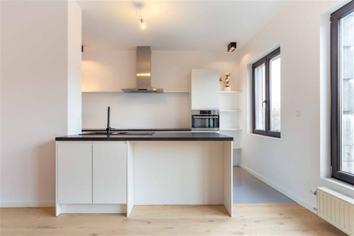 Gerenoveerd 2-slpk appartement nabij Rivierenhof