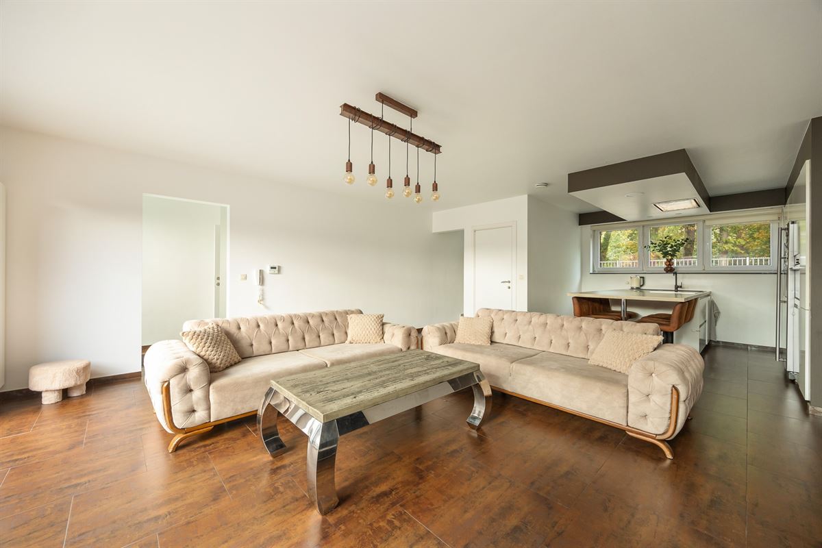 Moderne duplex met twee slaapkamers en parking