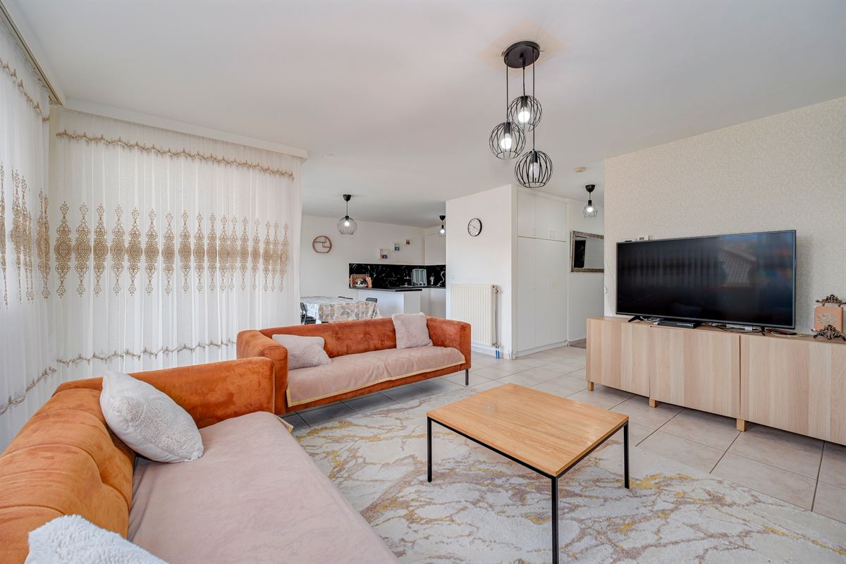 Ruim3-slpk appartement met terras en P