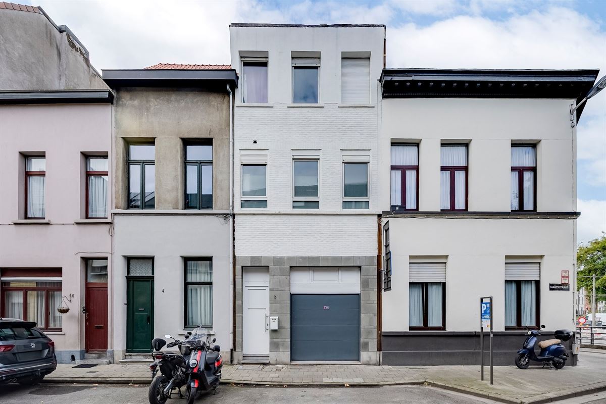 Bel-etagewoning met 2 slaapkamers en ruime garage