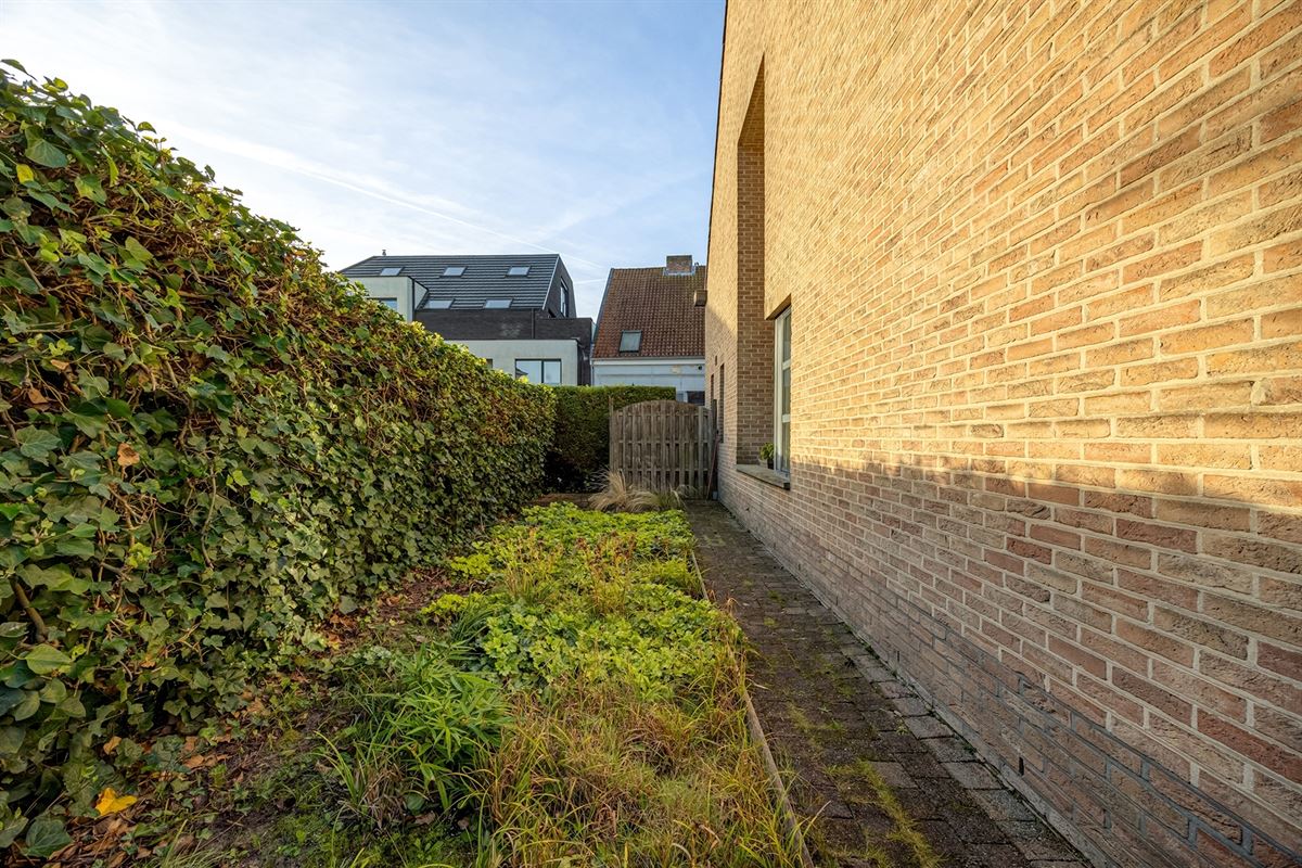 instapklaar huis met drie slaapkamers en ruime tuin