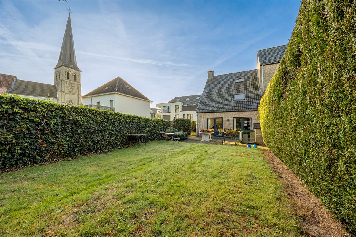 instapklaar huis met drie slaapkamers en ruime tuin