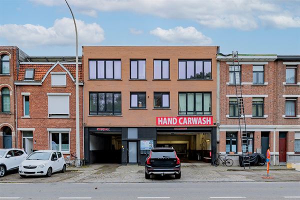 Opbrengsteigendom - comm. glvl met 4 appartementsgebouw