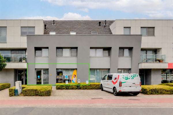 Kantoorruimte met private parkeerplaats aan de Provinciale Steenweg!