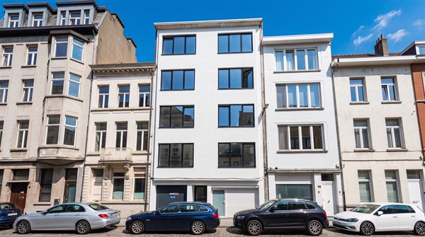Ruime studio 1 slpk met terras.