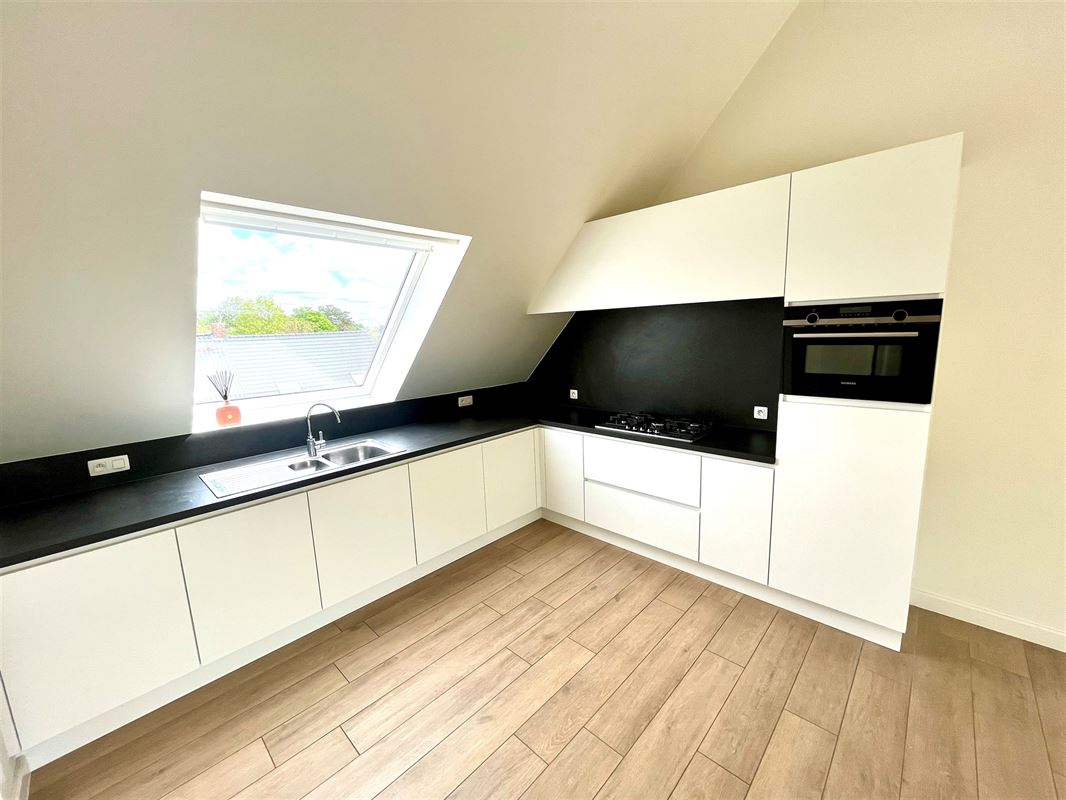 Penthouse met dakterras op het zuiden en 2 slaapkamers.