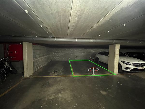Parking / Garage
