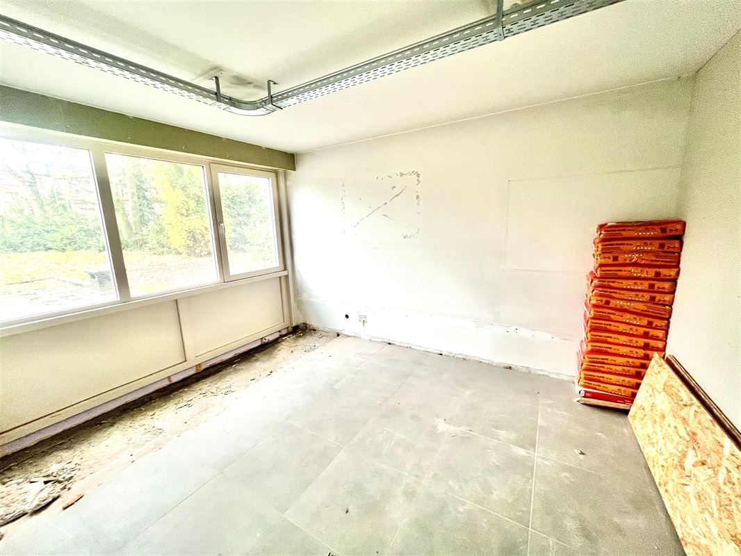 Casco commerciële ruimte + optioneel 2 garages aan meerprijs.
