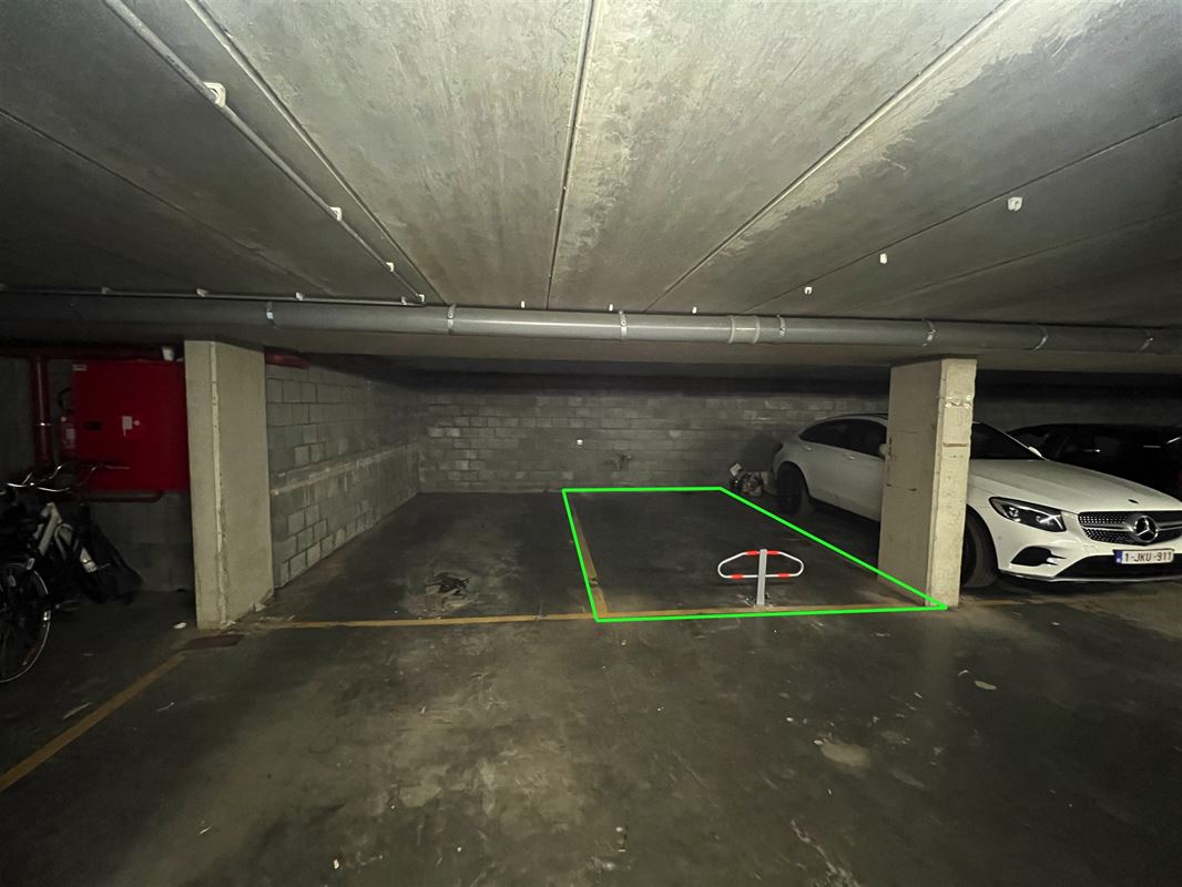 Parking / Garage
