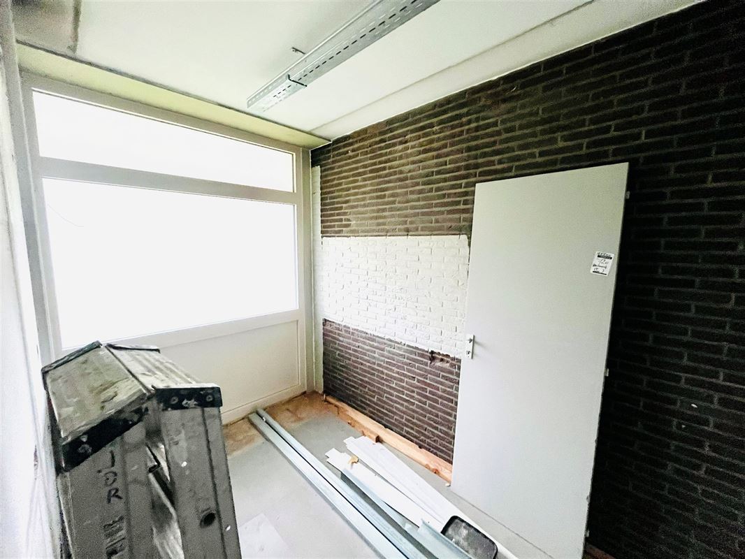 Casco commerciële ruimte + optioneel 2 garages aan meerprijs.