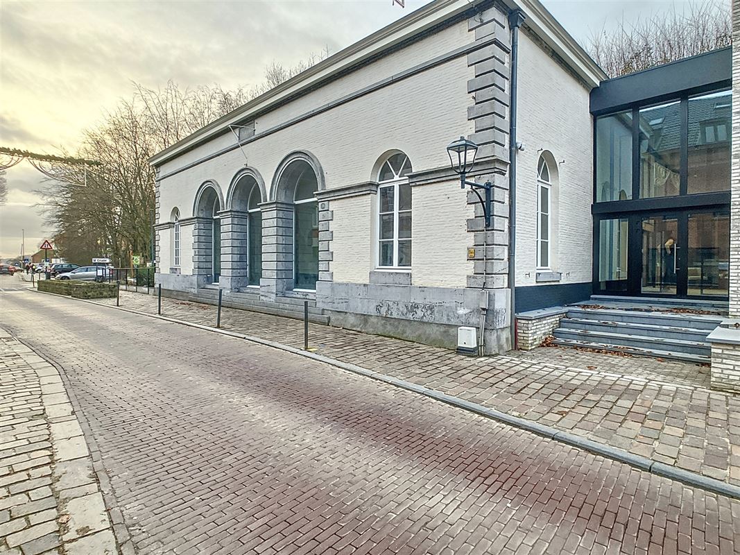 Unieke kantoor- of commerciële ruimte/ POP-UP mogelijk (Huurprijs + 21 % btw).