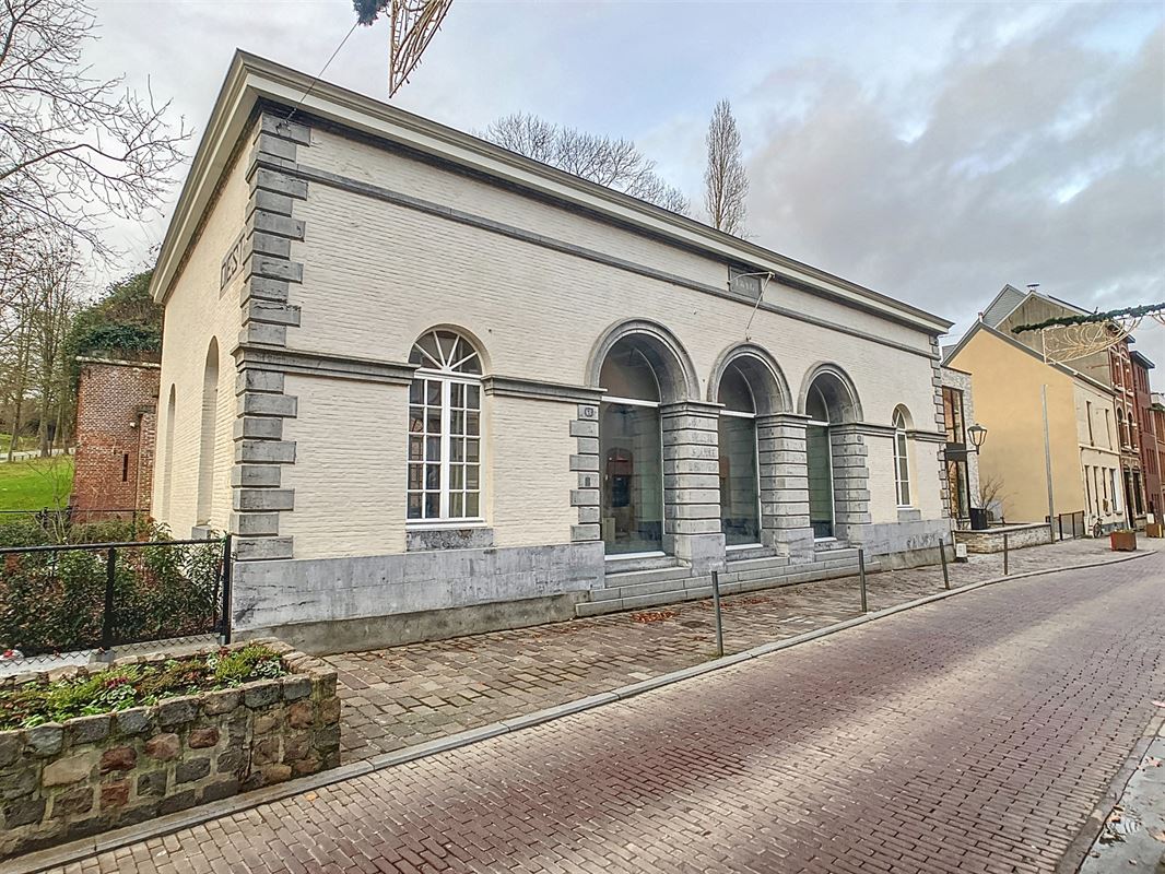 Unieke kantoor- of commerciële ruimte/ POP-UP mogelijk (Huurprijs + 21 % btw).