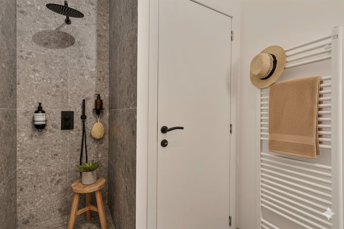 Prachtige penthouse met terras en 2 slaapkamers.