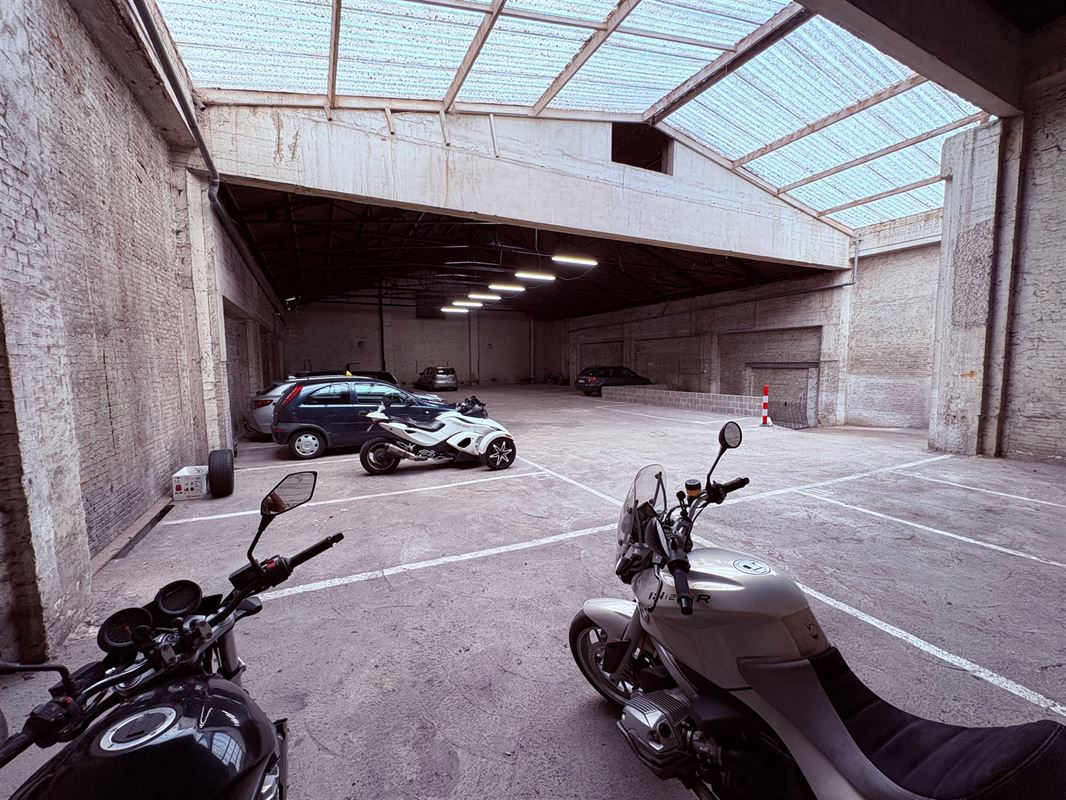 Luxor Parking: 60 parking spaces 5 motorcycle spaces 1 storage room
