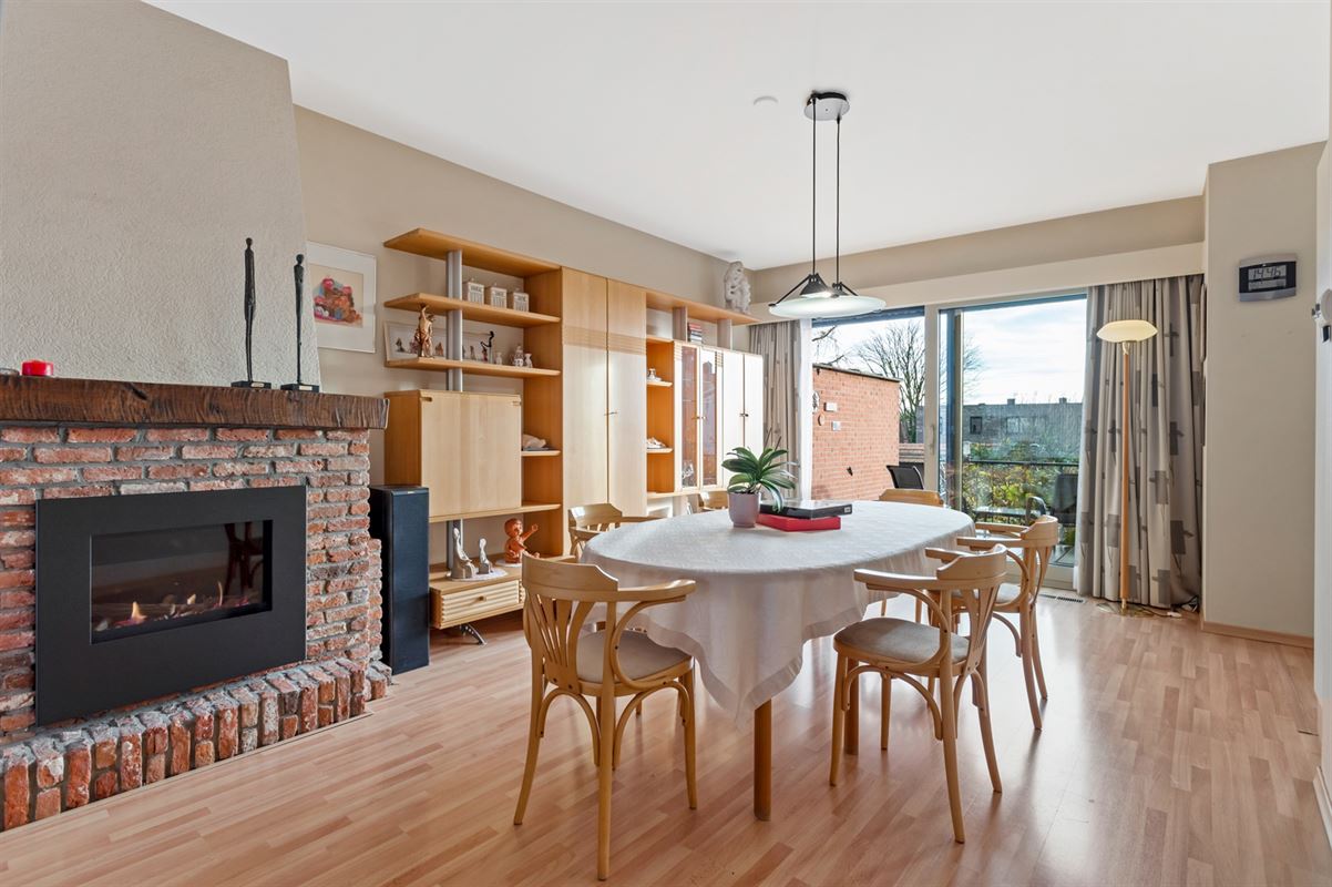 Maison de plain-pied avec 3 chambres à coucher et portail de jardin côté rue.