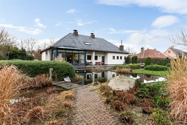 Landelijke villa met 5 slaapkamers op ca. 2.226 m2.