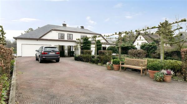 Landelijke villa met 5 slaapkamers op ca. 2.226 m2.