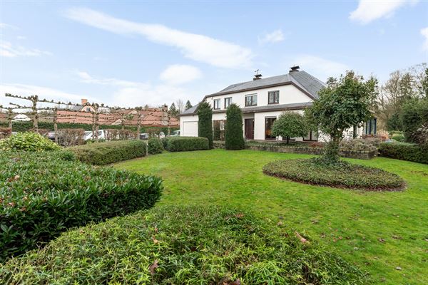 Landelijke villa met 5 slaapkamers op ca. 2.226 m2.