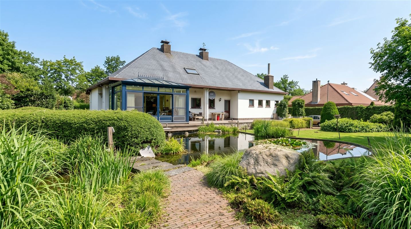 Landelijke villa met 5 slaapkamers op ca. 2.226 m2.