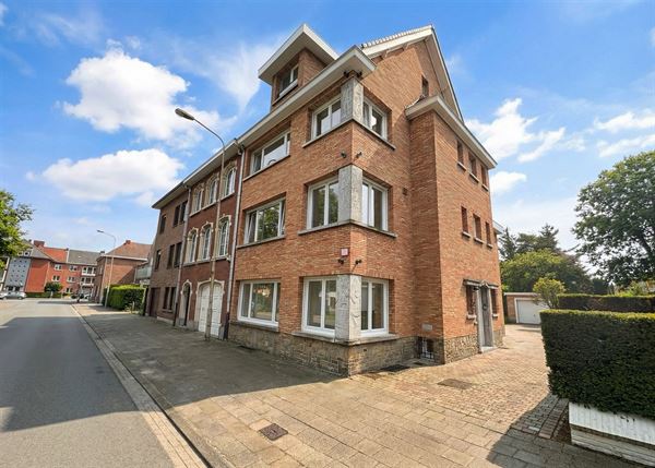 Vrijstaande woning met 3 slpks + mogelijkheid vrij beroep.