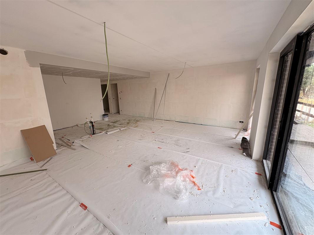 Appartement met 2 slaapkamers en terras.