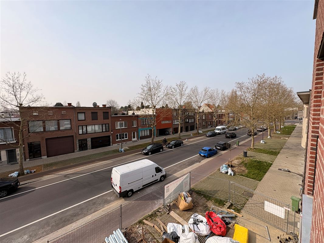 Apartment with 1 bedroom and sunny terrace.