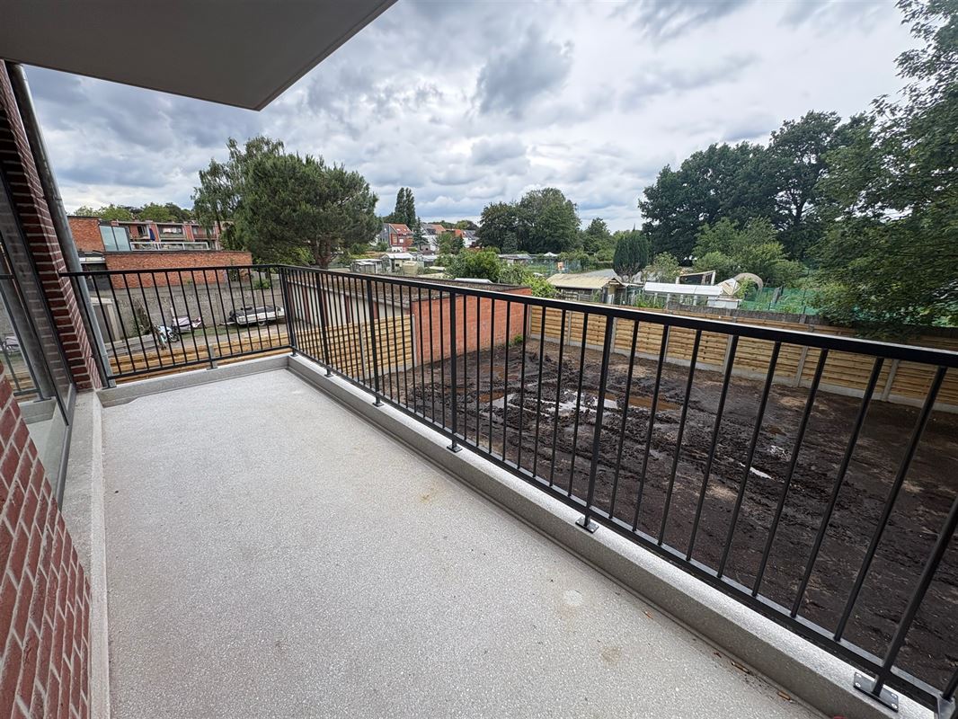 Apartment with 1 bedroom and sunny terrace.