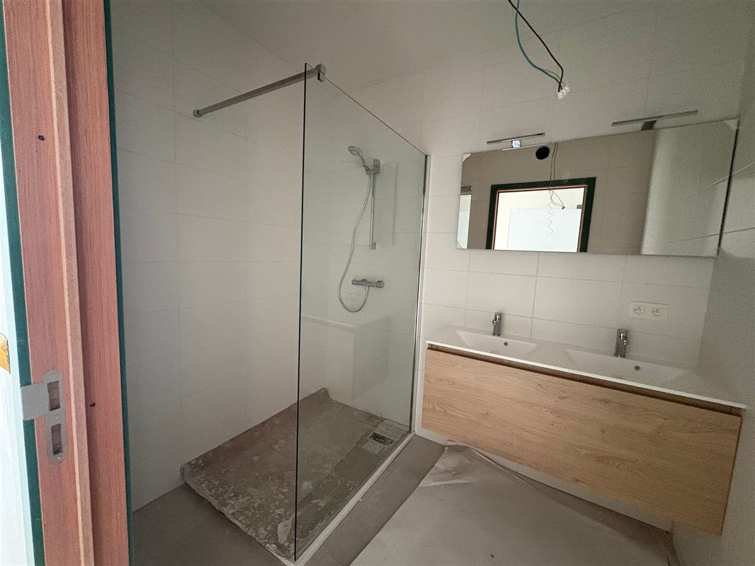 Appartement met 2 slaapkamers en ruim terras.