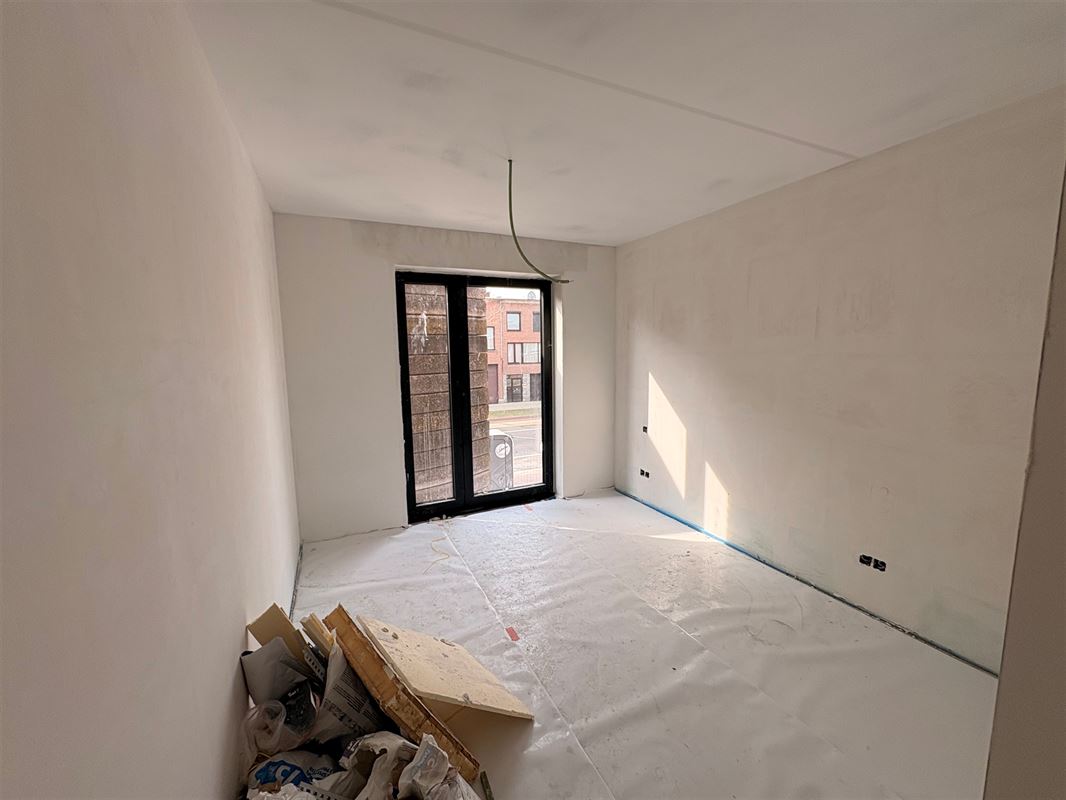 Appartement met 2 slaapkamers en terras.