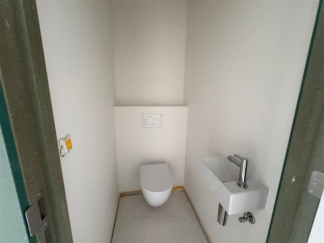 Appartement met 2 slaapkamers en terras.