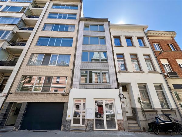 Prachtige vernieuwd 2 slpk appartement.