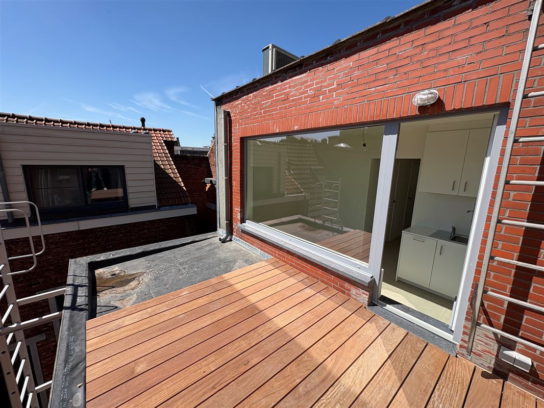 Prachtige studio met zonnig dakterras.