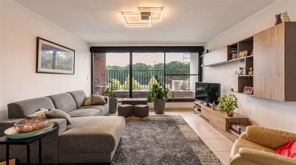 Instapklaar 2-slaapkamerappartement met zuidoostterras.