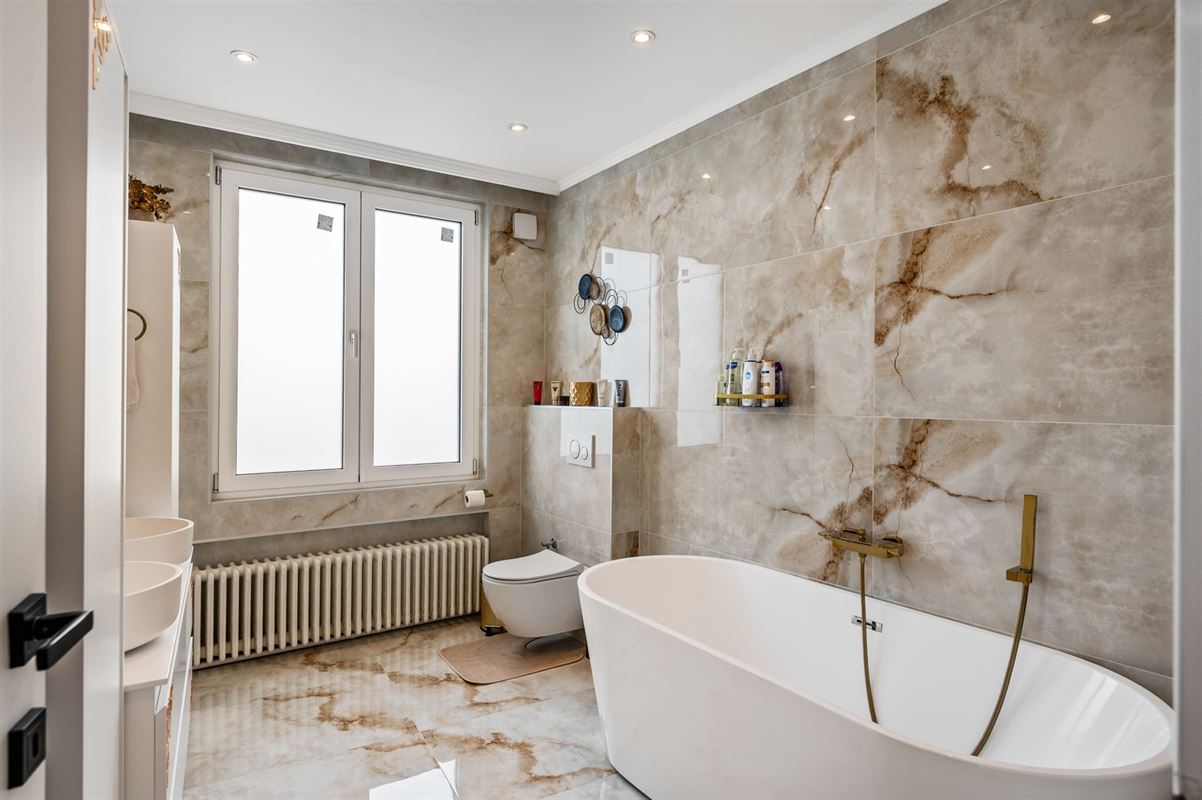 Prestigieuze woning met gelijkvloerse kangoeroewoning.