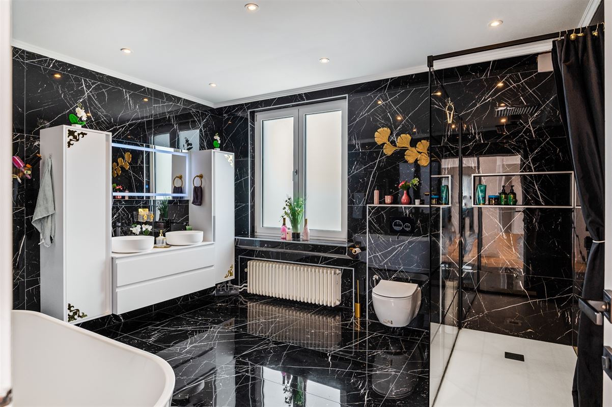 Prestigieuze woning met gelijkvloerse kangoeroewoning.