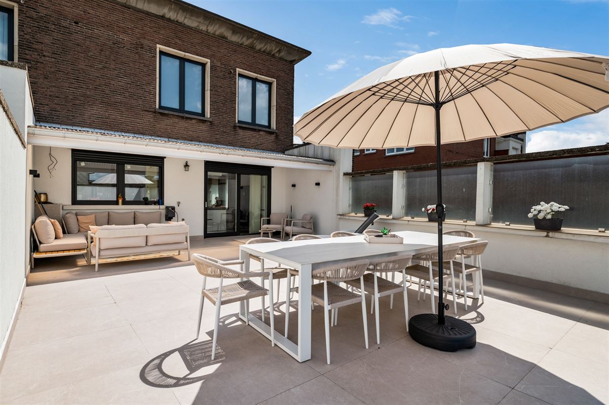 Prestigieuze woning met gelijkvloerse kangoeroewoning.