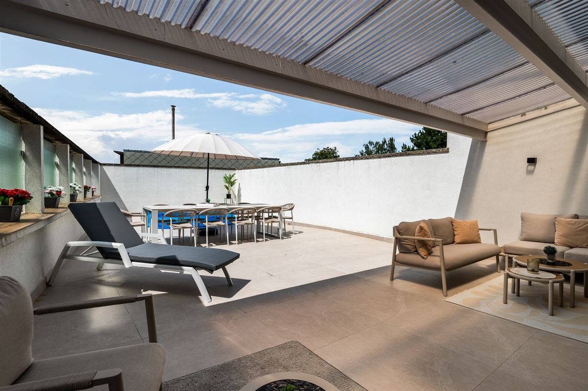 Prestigieuze woning met gelijkvloerse kangoeroewoning.