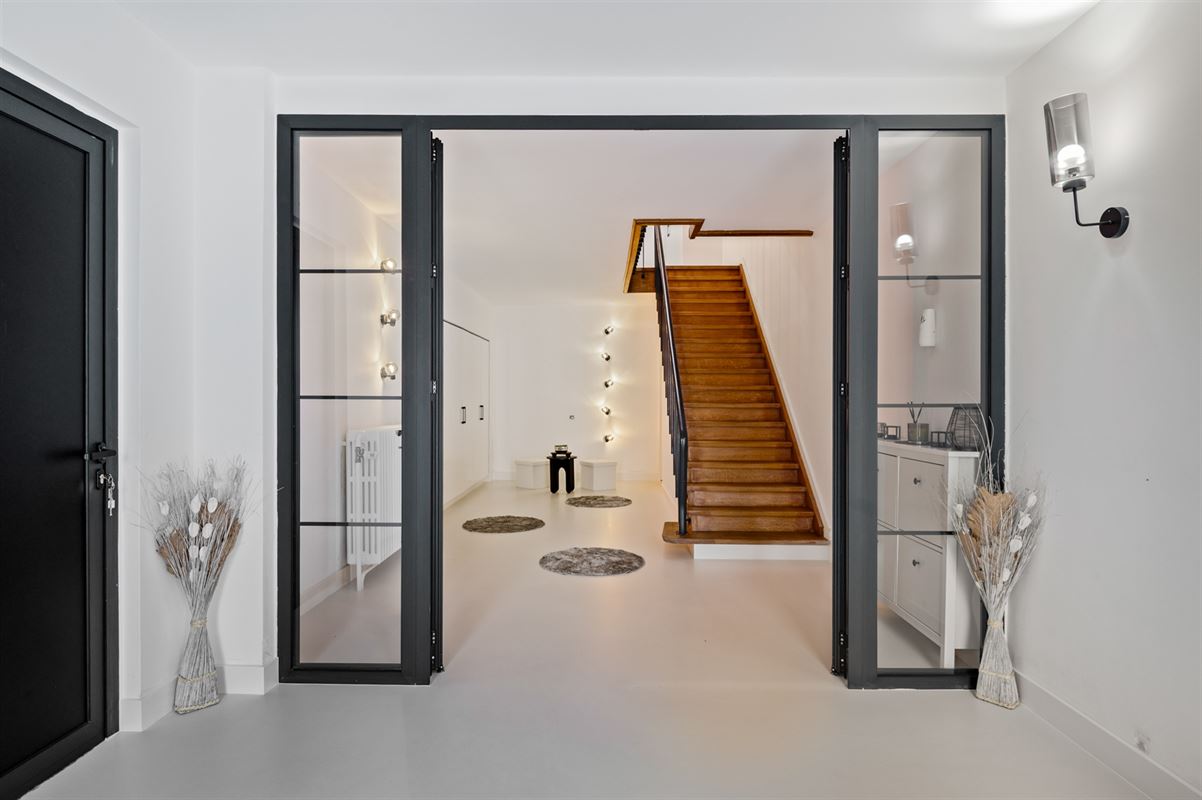 Prestigieuze woning met gelijkvloerse kangoeroewoning.