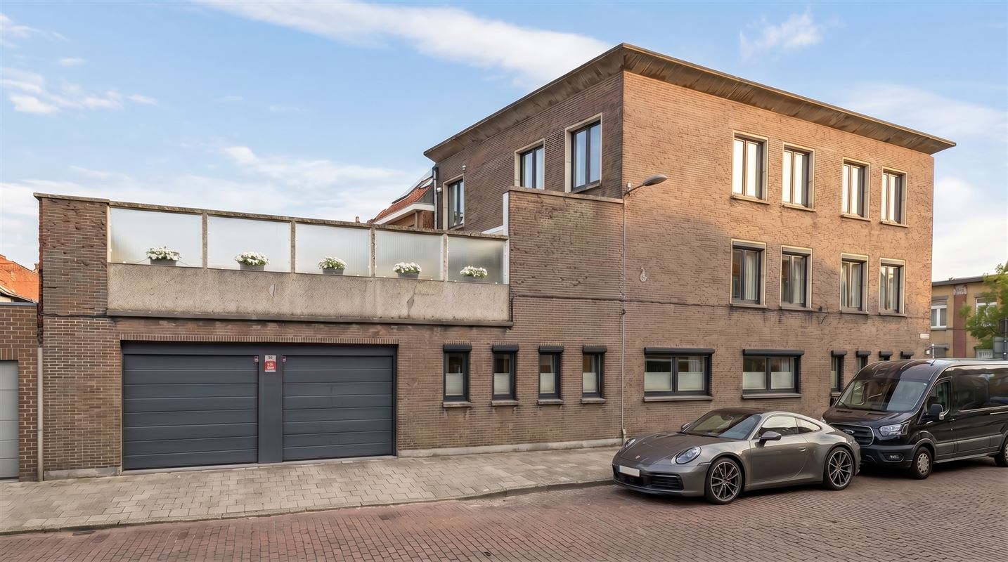 Prestigieuze woning met gelijkvloerse kangoeroewoning.