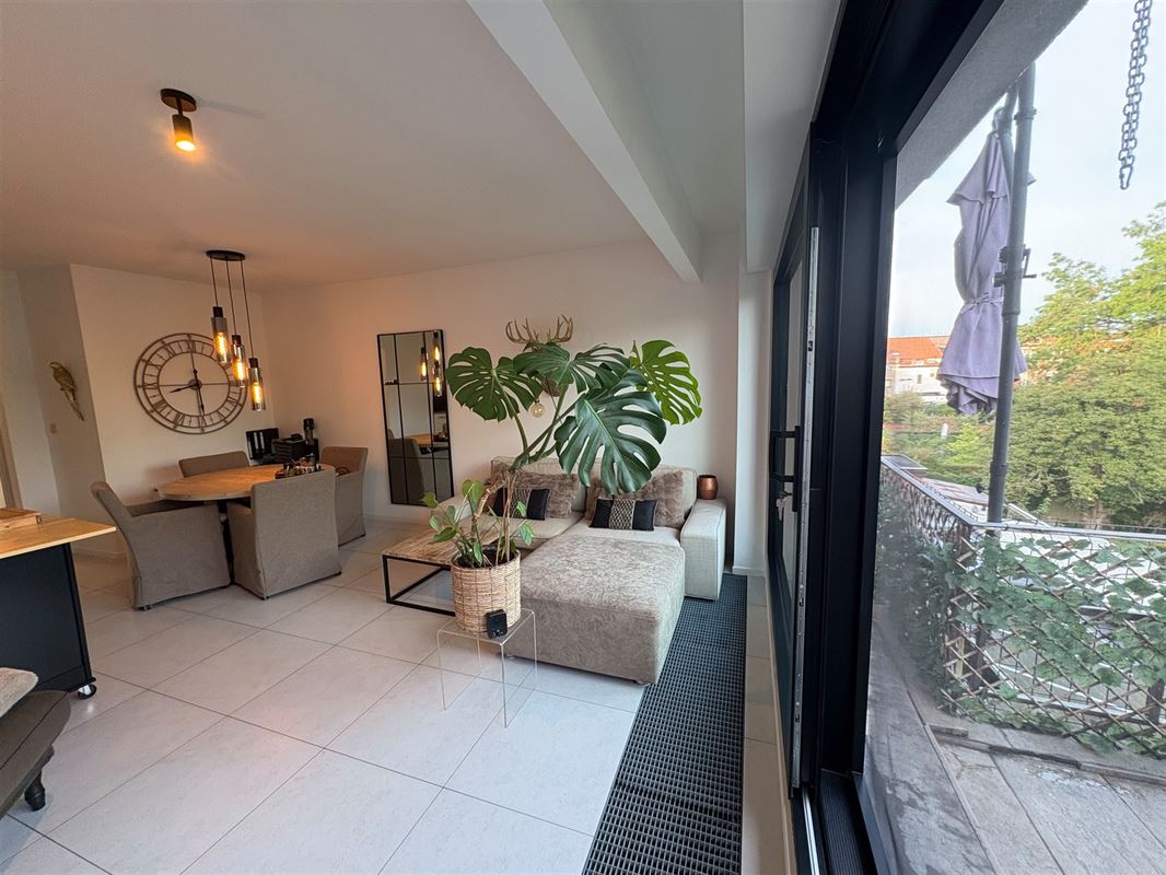 1-slaapkamerappartement met dressing en zonnig terras.