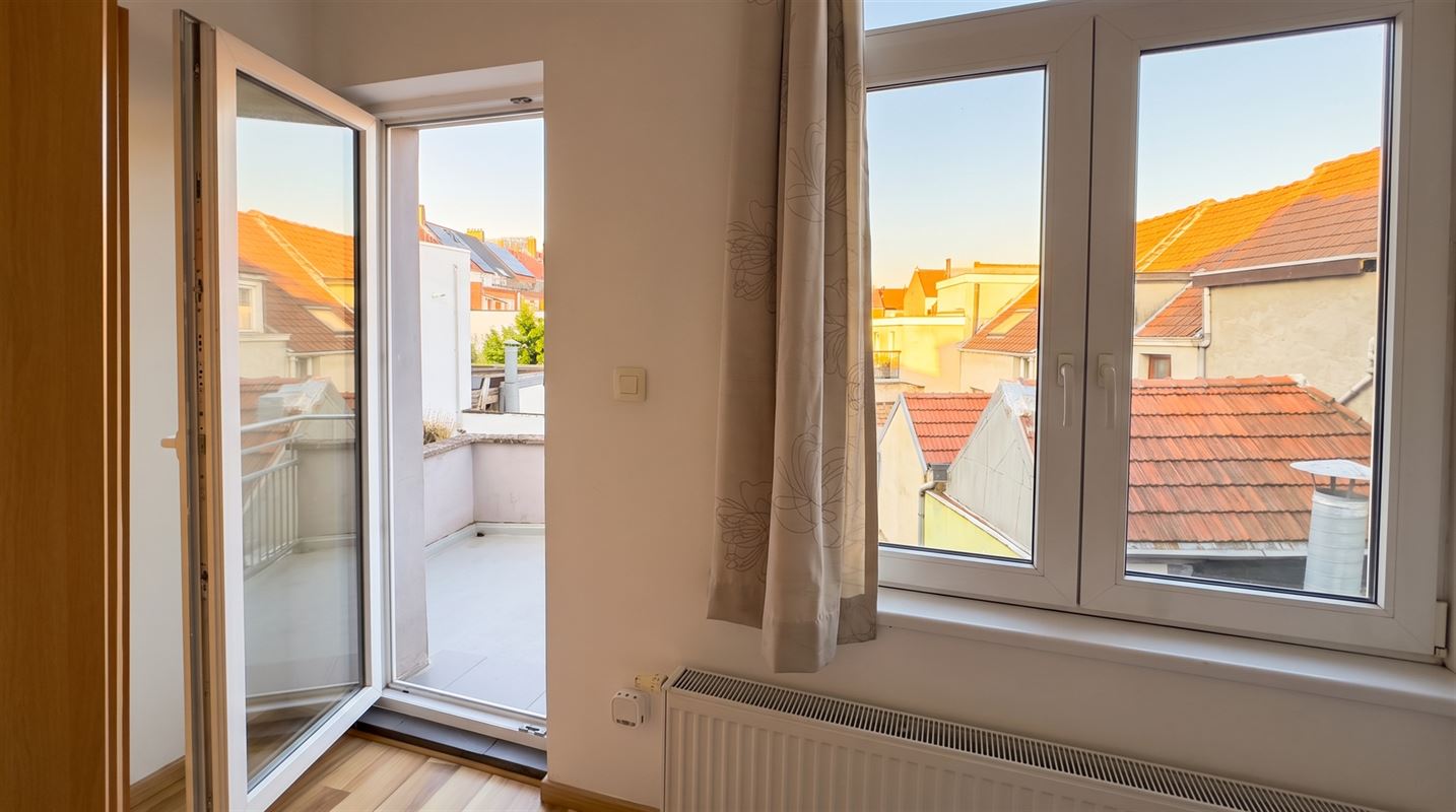 Rendabele opbrengsteigendom met 3 appartementen en handel.