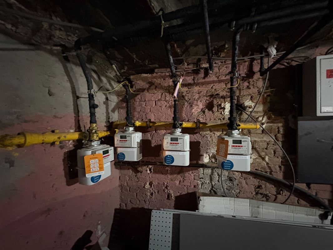 Rendabele opbrengsteigendom met 3 appartementen en handel.