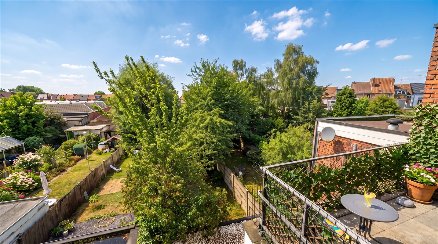 1-slaapkamerappartement met dressing en zonnig terras.