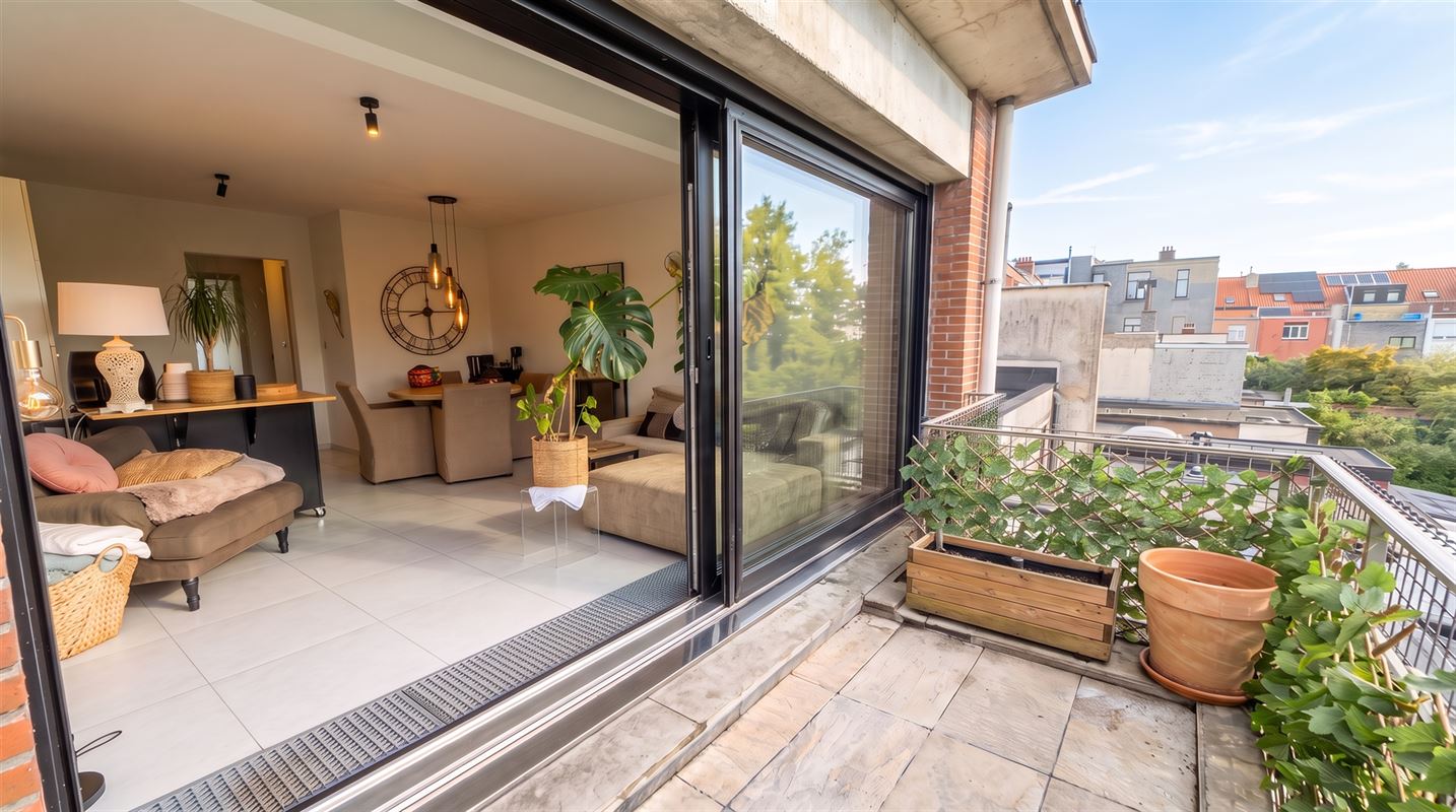 1-slaapkamerappartement met dressing en zonnig terras.