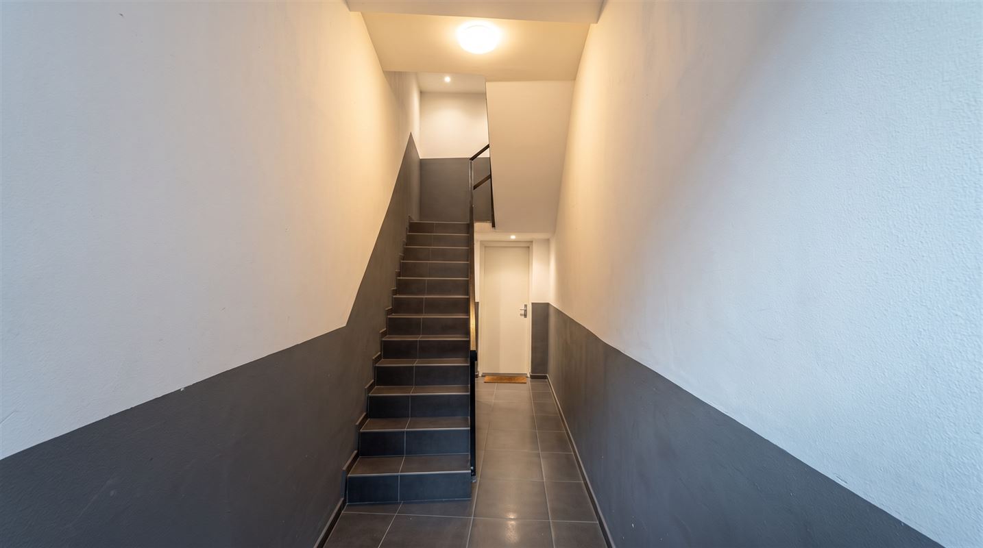Rendabele opbrengsteigendom met 3 appartementen en handel.
