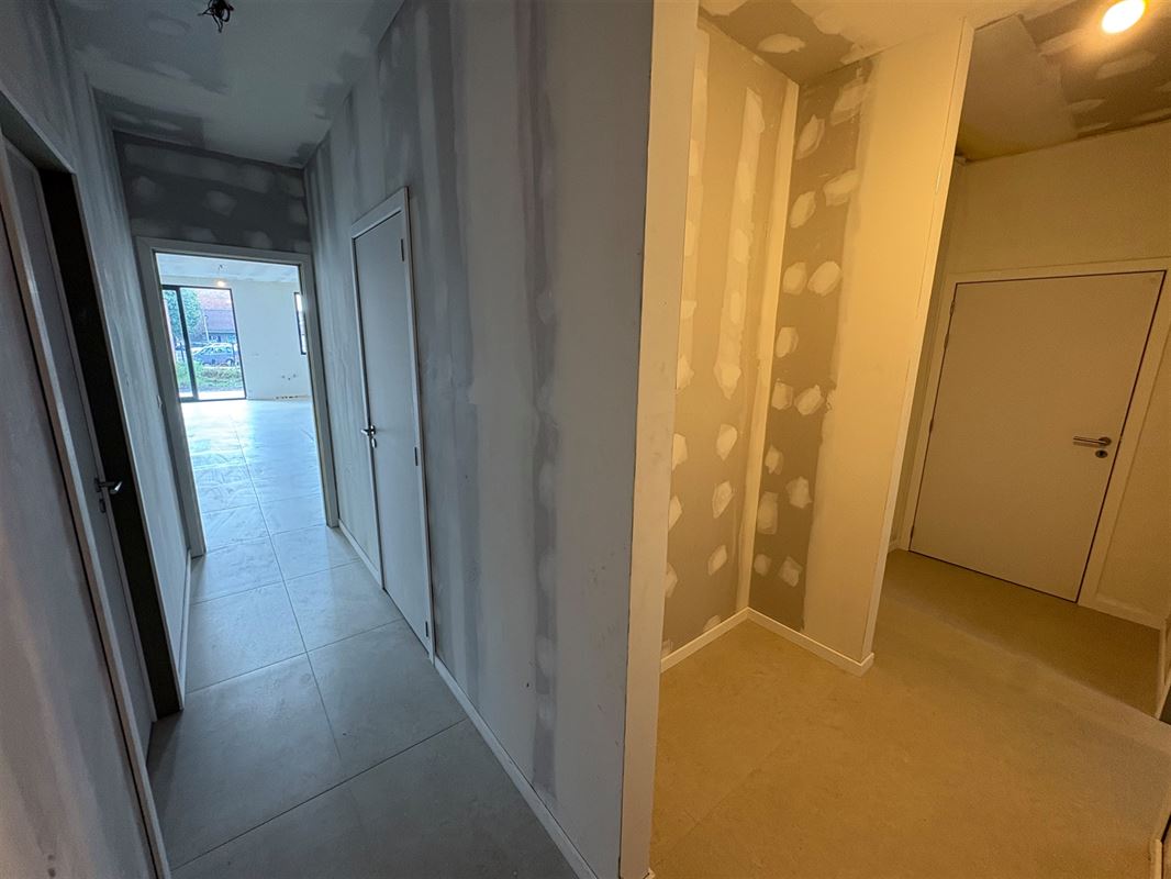 Nieuwbouwappartement met 2 slaapkamers en grote tuin.