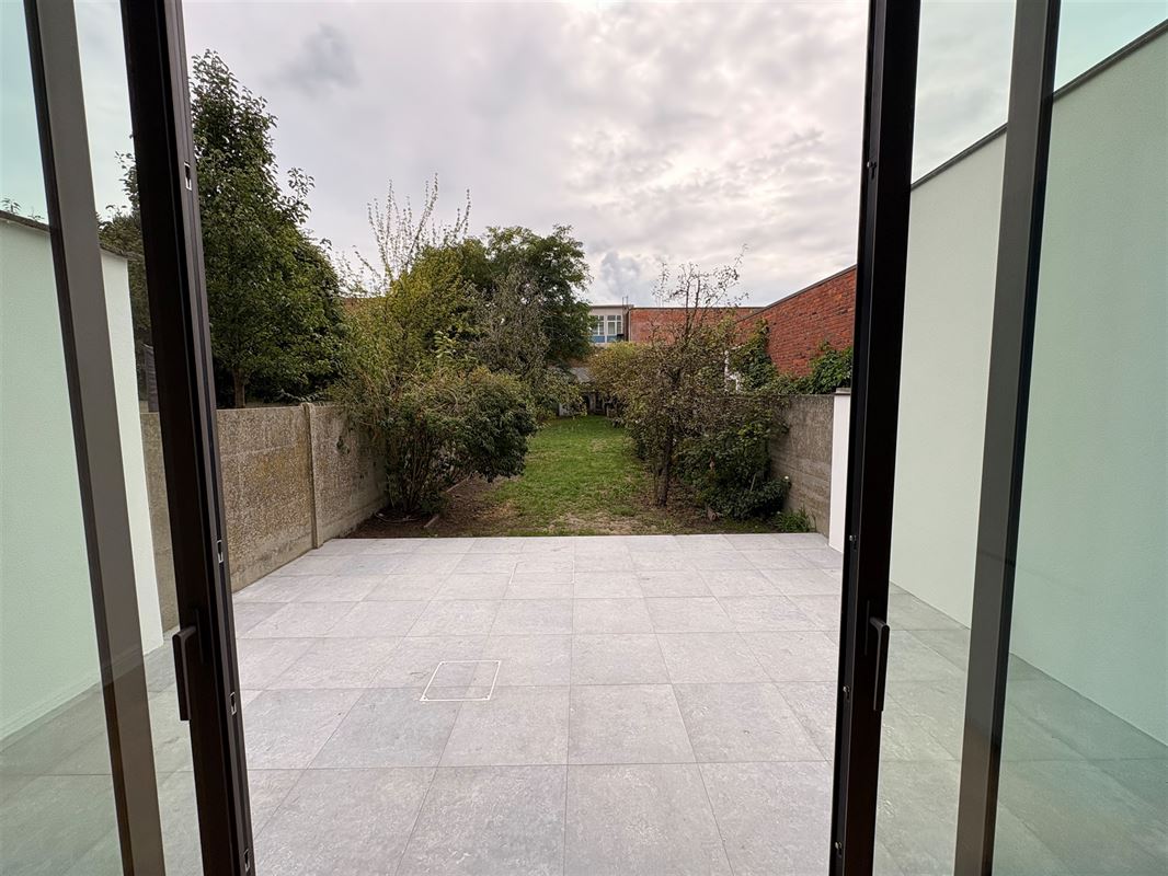 Gerenoveerde herenwoning met 5 slpks in Markgravebuurt.